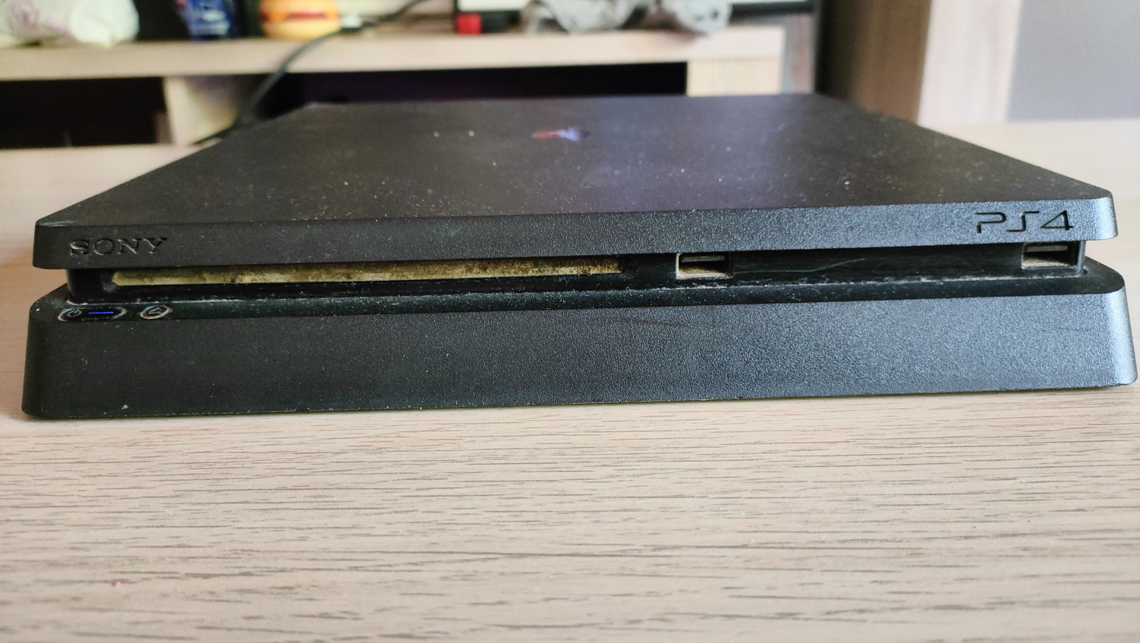 Limpieza PS4 Slim desmontar